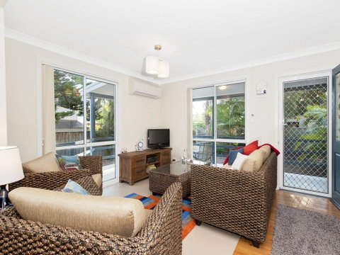 Pine Cottage 5A Nelson Street - Accommodation Mermaid Beach 3