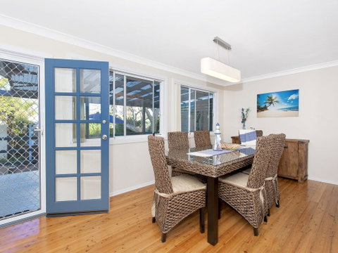 Pine Cottage 5A Nelson Street - Accommodation Mermaid Beach 2