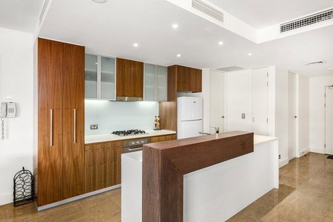 COTTON BEACH APARTMENT 33 WITH POOL VIEWS - Accommodation Mermaid Beach 3