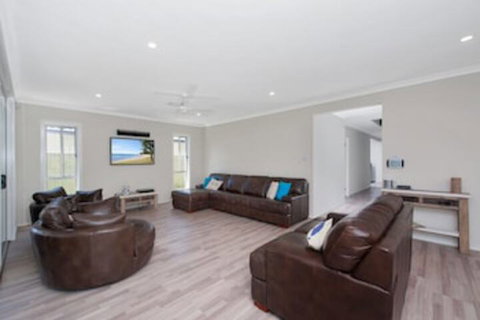 Big Wave 8 Achilles Street - Accommodation Mermaid Beach 0