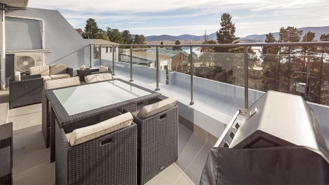 Summit 9 - Modern And Stylish Newly Renovated Apartment - Accommodation Mermaid Beach 5