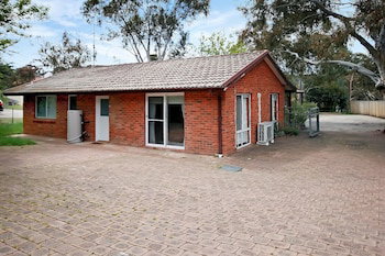 Sponars Onshore Apartment 1 - FREE Unlimited WIFI - Accommodation Mermaid Beach 0