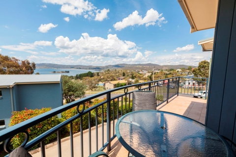 Torino 3 - Lake Jindabyne & Snowy Mountain Views - Accommodation Mermaid Beach 1