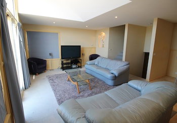 Torino 3 - Lake Jindabyne & Snowy Mountain Views - Accommodation Mermaid Beach 2