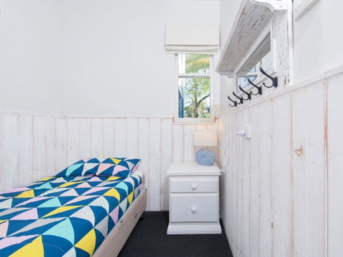 Sandy Point Road 6 Mermaids Rest - Accommodation Mermaid Beach 4