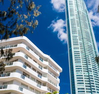 Private G / F 1 bedroom Apartment Outdoor Patio Cross the Road to Beach - Accommodation Mermaid Beach
