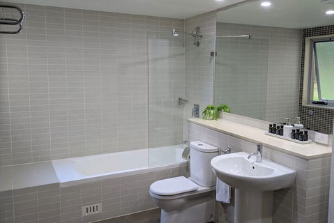 Jewel In The Crowne - Accommodation Mermaid Beach 6