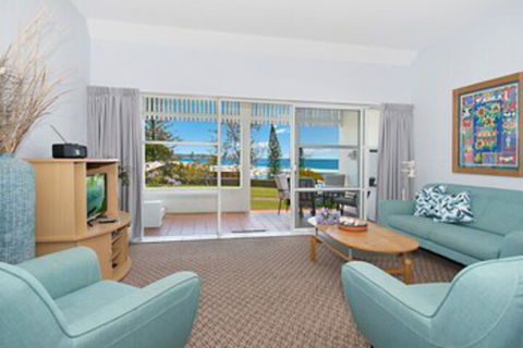 Quarterdeck Unit 2 Lennox Head - Accommodation Mermaid Beach 0