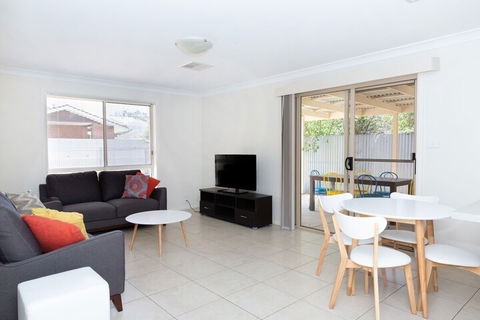 Lovely 3 Bed 2 Bath In The City Centre - Accommodation Mermaid Beach 1