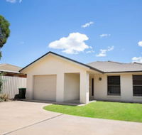 Lovely 3 Bed 2 Bath in the City Centre - Accommodation Mermaid Beach
