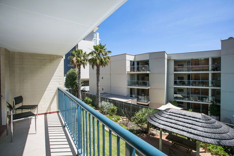 Scarborough Seaside Apartment 217 - Accommodation Mermaid Beach 5