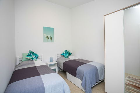 Scarborough Seaside Apartment 217 - Accommodation Mermaid Beach 1