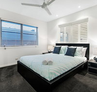 Sunrise Executive 5 Bedroom Home - Accommodation Mermaid Beach