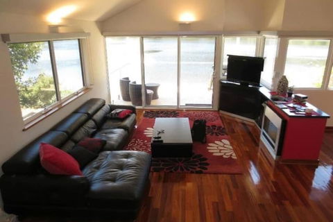 Silkwood Estate - Accommodation Mermaid Beach 4