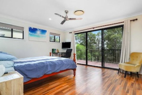 Central Gold Coast Large, Modern, Elevated Home - Accommodation Mermaid Beach 5