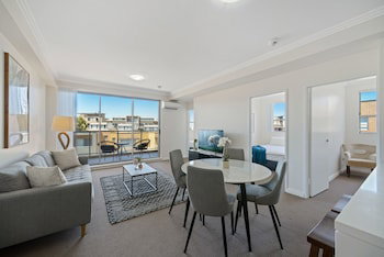 Modern And Spacious Resort-Style Home - Accommodation Mermaid Beach 0
