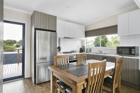 Upstairs Cottage On Beachurst - Accommodation Mermaid Beach 1