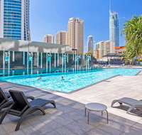 Sealuxe - Central Surfer Paradise Seaview Deluxe Spa Apartment - Accommodation Mermaid Beach