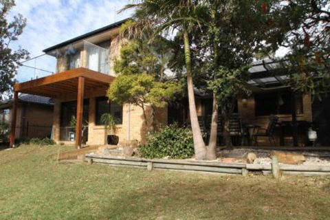 Thora Street Waterfront - Accommodation Mermaid Beach 6