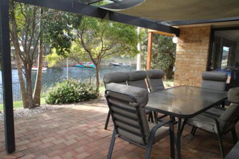 Thora Street Waterfront - Accommodation Mermaid Beach 7