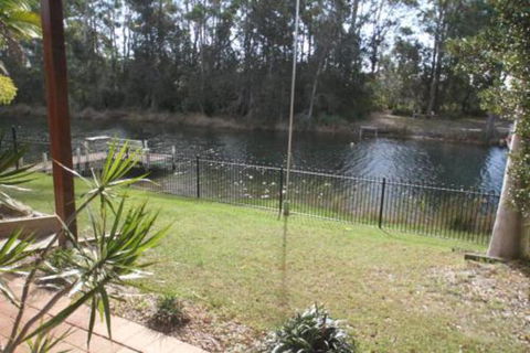 Thora Street Waterfront - Accommodation Mermaid Beach 5