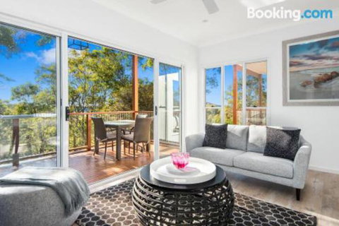 Avalon Tree House - Accommodation Mermaid Beach 3