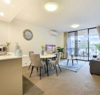 Charming  Spacious Living in a Serene Location - Accommodation Mermaid Beach