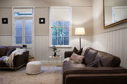 Albert Cottage - Accommodation Mermaid Beach 4