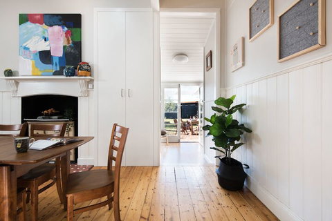 Albert Cottage - Accommodation Mermaid Beach 6