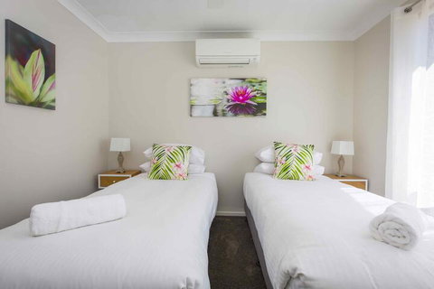 Amani - Accommodation Mermaid Beach 2