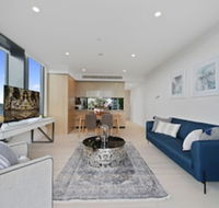 New Contemporary Apartment near Macquarie Centre - Accommodation Mermaid Beach