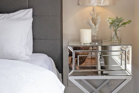 AUJOY 4 Bed Townhouse Glen Waverley - Accommodation Mermaid Beach 3