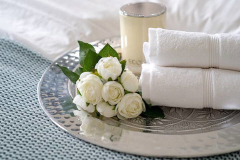 AUJOY 4 Bed Townhouse Glen Waverley - Accommodation Mermaid Beach 6