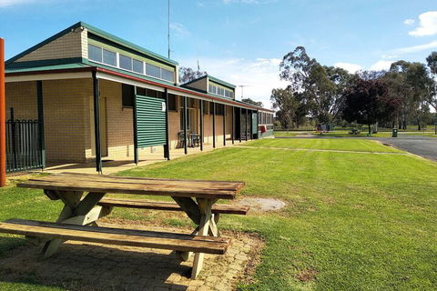 Holbrook Motor Village - Accommodation Mermaid Beach 1