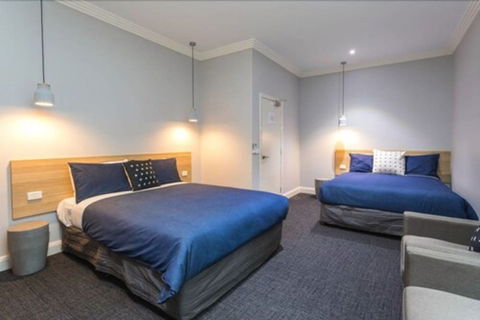 The Manhattan - Accommodation Mermaid Beach 3
