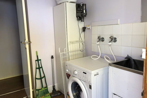 Canberra Entire House 3 Bedroom - Accommodation Mermaid Beach 4