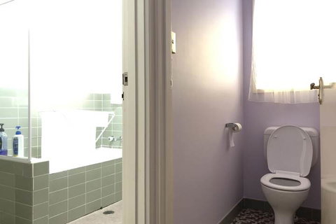 Canberra Entire House 3 Bedroom - Accommodation Mermaid Beach 6