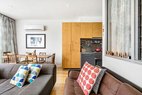 Zelda 1 Bedroom Central CBD Apartment - Accommodation Mermaid Beach 4