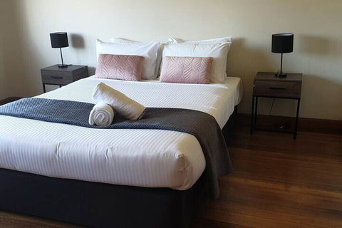 Port Life Beach House - Accommodation Mermaid Beach 7