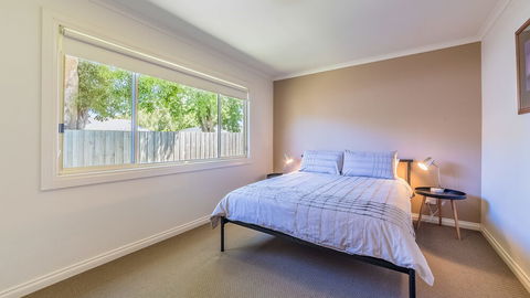 Loch Retreat 550m TO Town - Accommodation Mermaid Beach 4