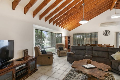 Seaholme Free Wifi & Foxtel - Accommodation Mermaid Beach 3