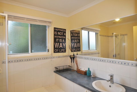 Bangalla Inlet Side - Accommodation Mermaid Beach 4