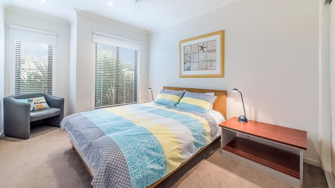 Oceans 11 Surfside Wifi & Foxtel PET Friendly - Accommodation Mermaid Beach 1