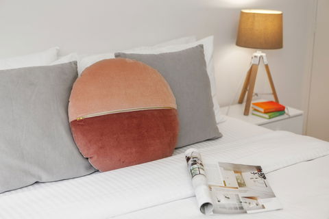 Balcony Retreat Apartment By Ready Set Host - Accommodation Mermaid Beach 0