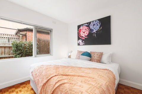 Balcony Retreat Apartment By Ready Set Host - Accommodation Mermaid Beach 1