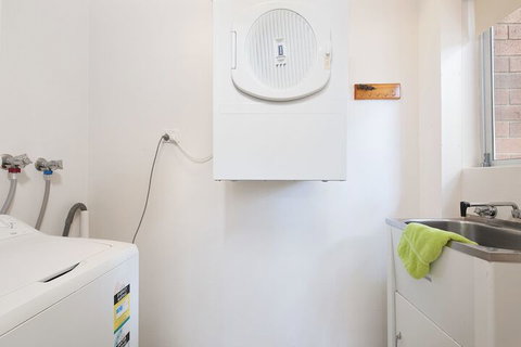 Andana Unit 1 / 12 Gretel Close - Accommodation Mermaid Beach 5