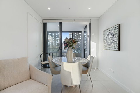 HomeHotel Boutique & Luxurious Apartment Super Clean - Accommodation Mermaid Beach 0