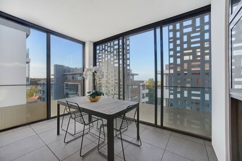 HomeHotel Boutique & Luxurious Apartment Super Clean - Accommodation Mermaid Beach 5