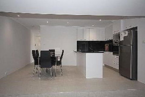 Skyline Unit 8 / 12 Thurlow Avenue - Accommodation Mermaid Beach 4