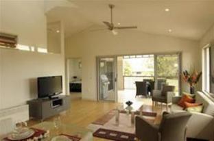 Maleny Grove - Accommodation Mermaid Beach 5
